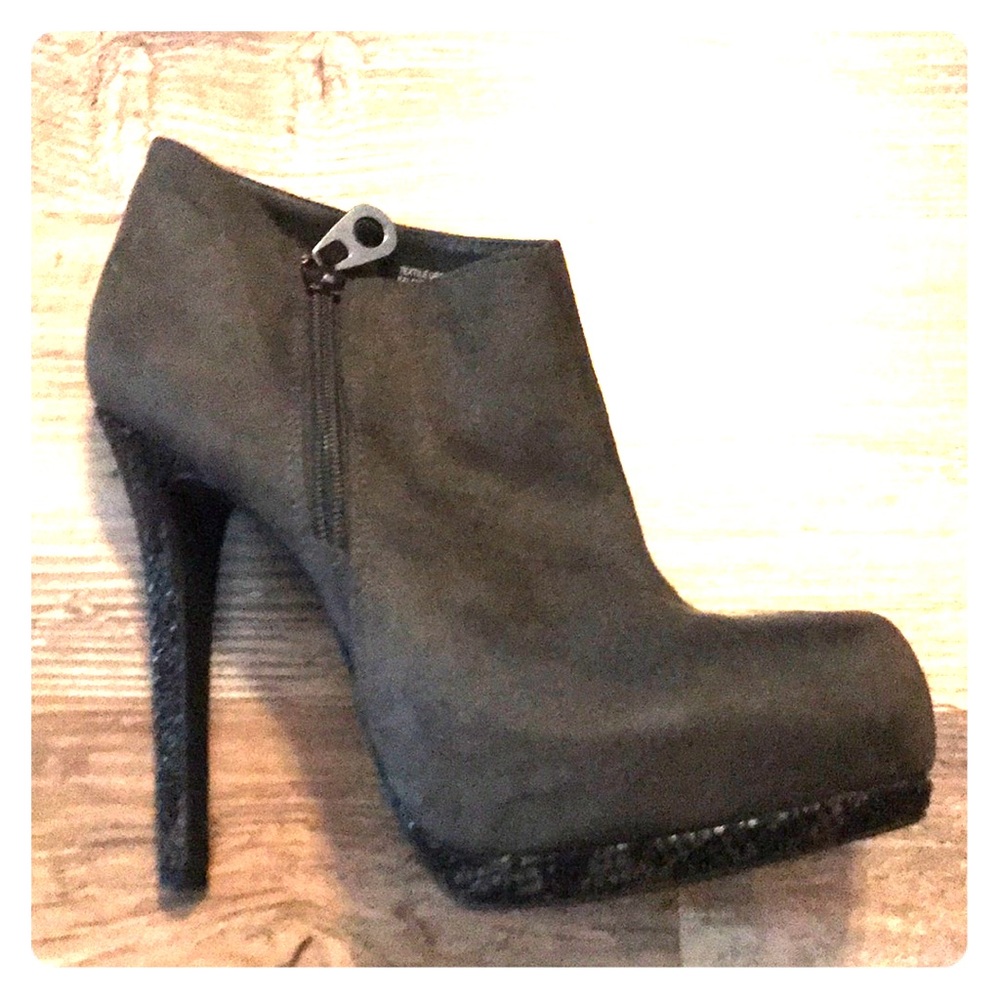 Grey suede and snake skin 5in heel bootie